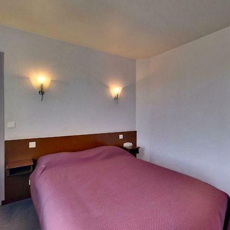 Logis Auberge Des Vieux Chenes Malemort Exteriör bild