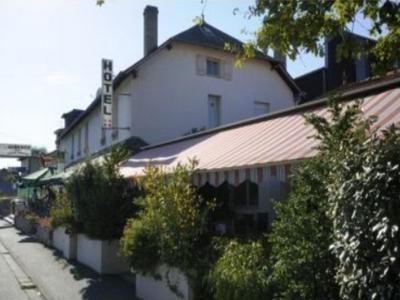 Logis Auberge Des Vieux Chenes Malemort Exteriör bild